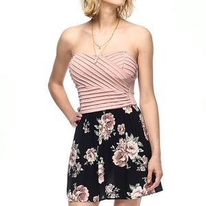 *NWOT* LILA PLEATED BLACK FLORAL STRAPLESS DRESS